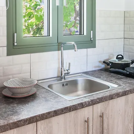 3 Goddesses' Koukounaries