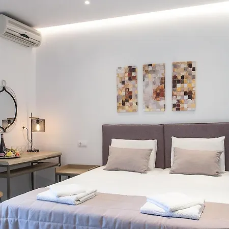 3 Goddesses' 考考纳里斯