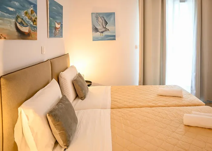 3 Goddesses' Apartment