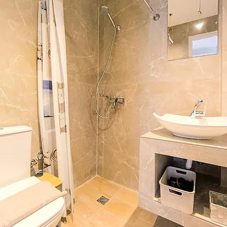 3 Goddesses' 公寓 考考纳里斯